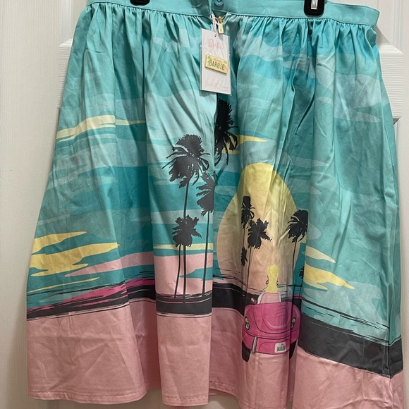 Barbie loungefly skirt size 1X - Picture 4 of 5